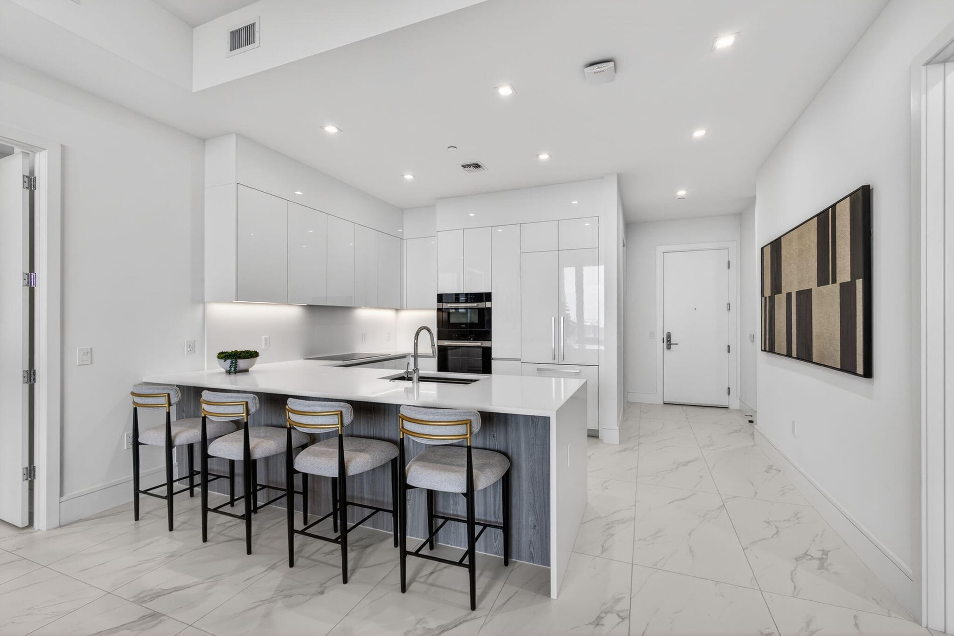 Nautilus 220 Unit 609 photo 8