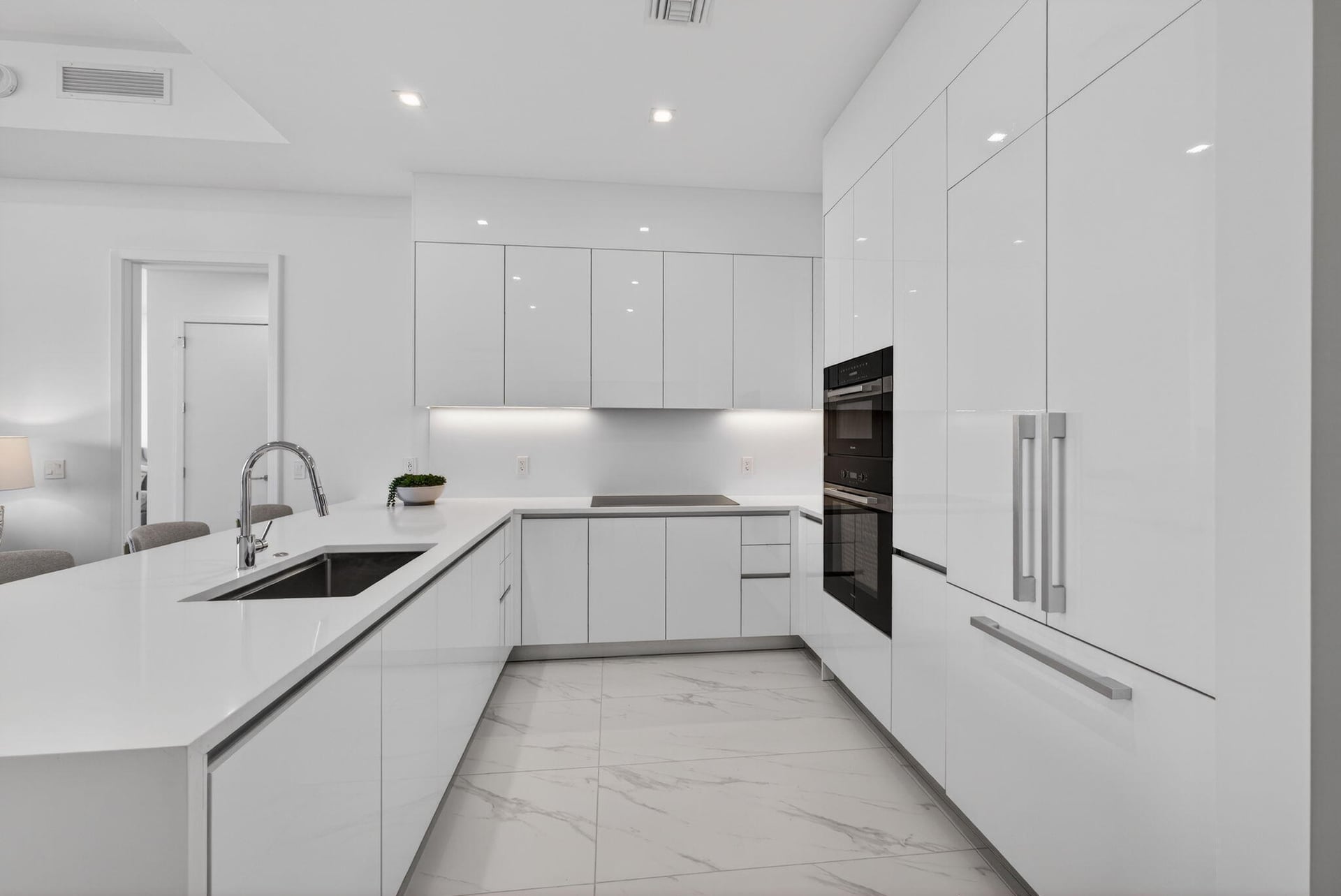 Nautilus 220 Unit 609 photo 11