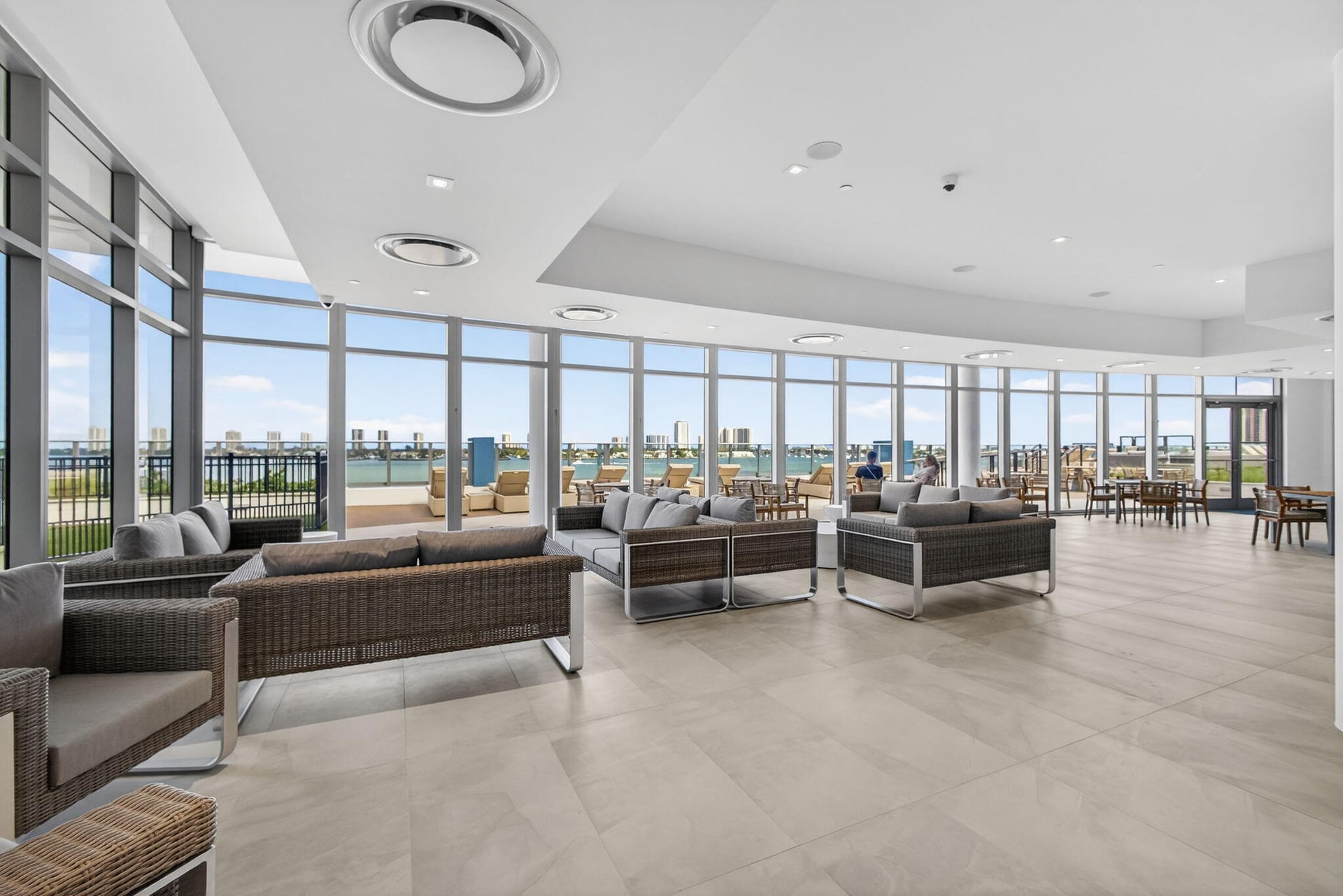 Nautilus 220 Unit 609 photo 68