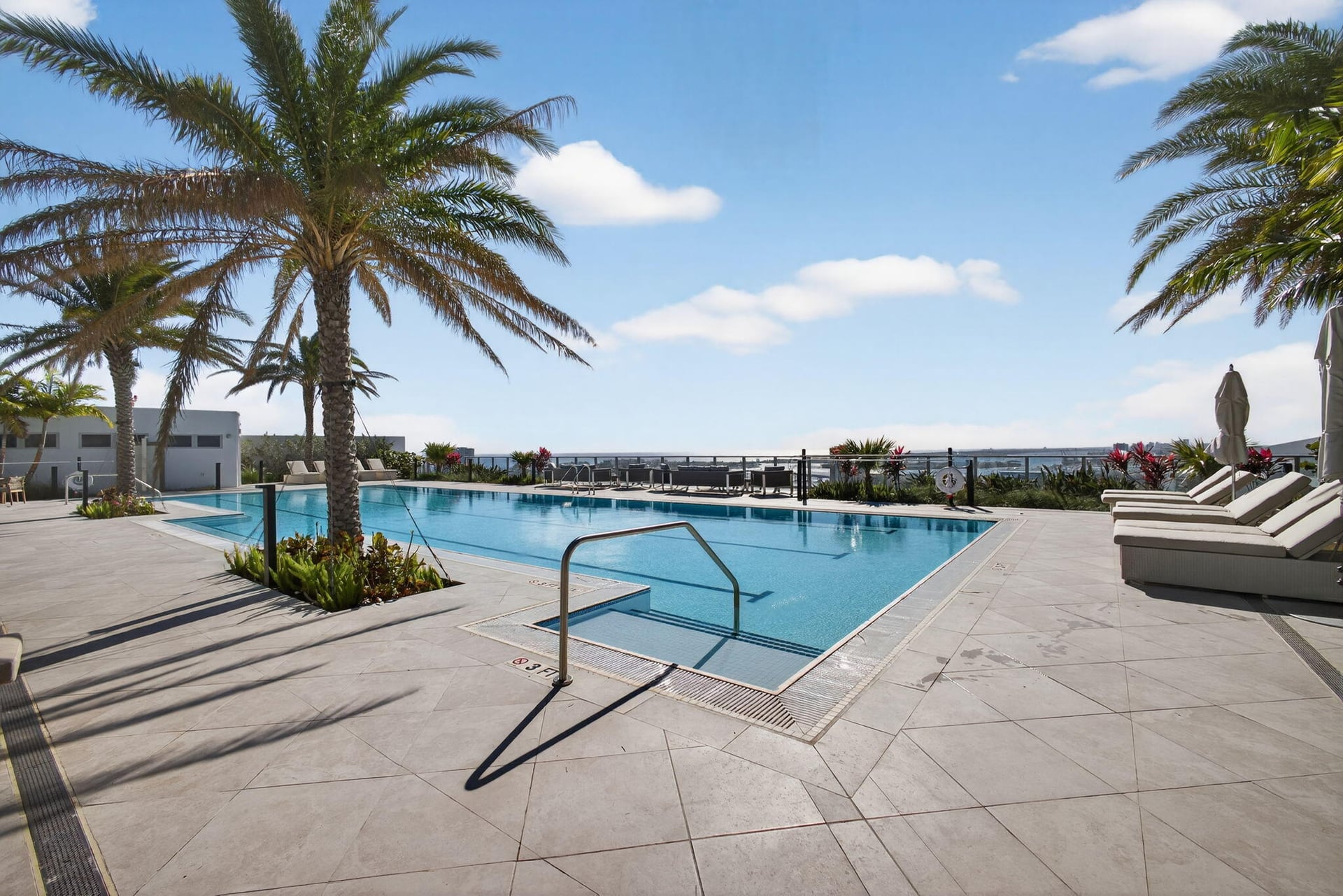 Nautilus 220 Unit 609 photo 83