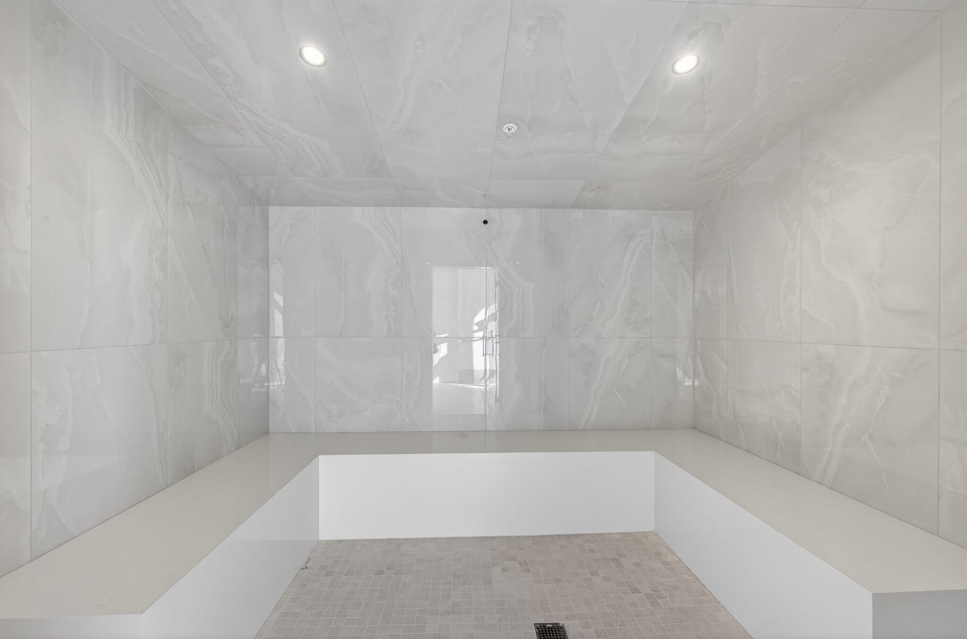 Nautilus 220 Unit 609 photo 98