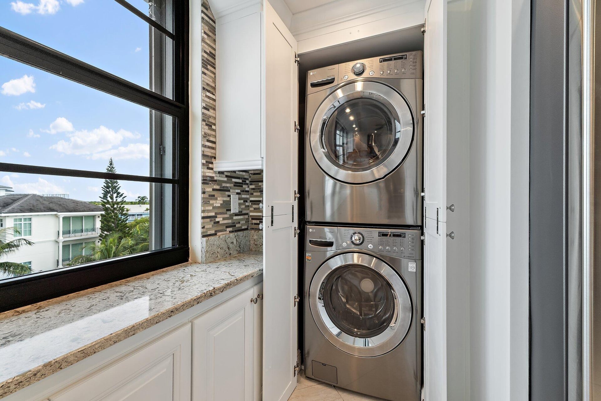 Unit 506 photo 12