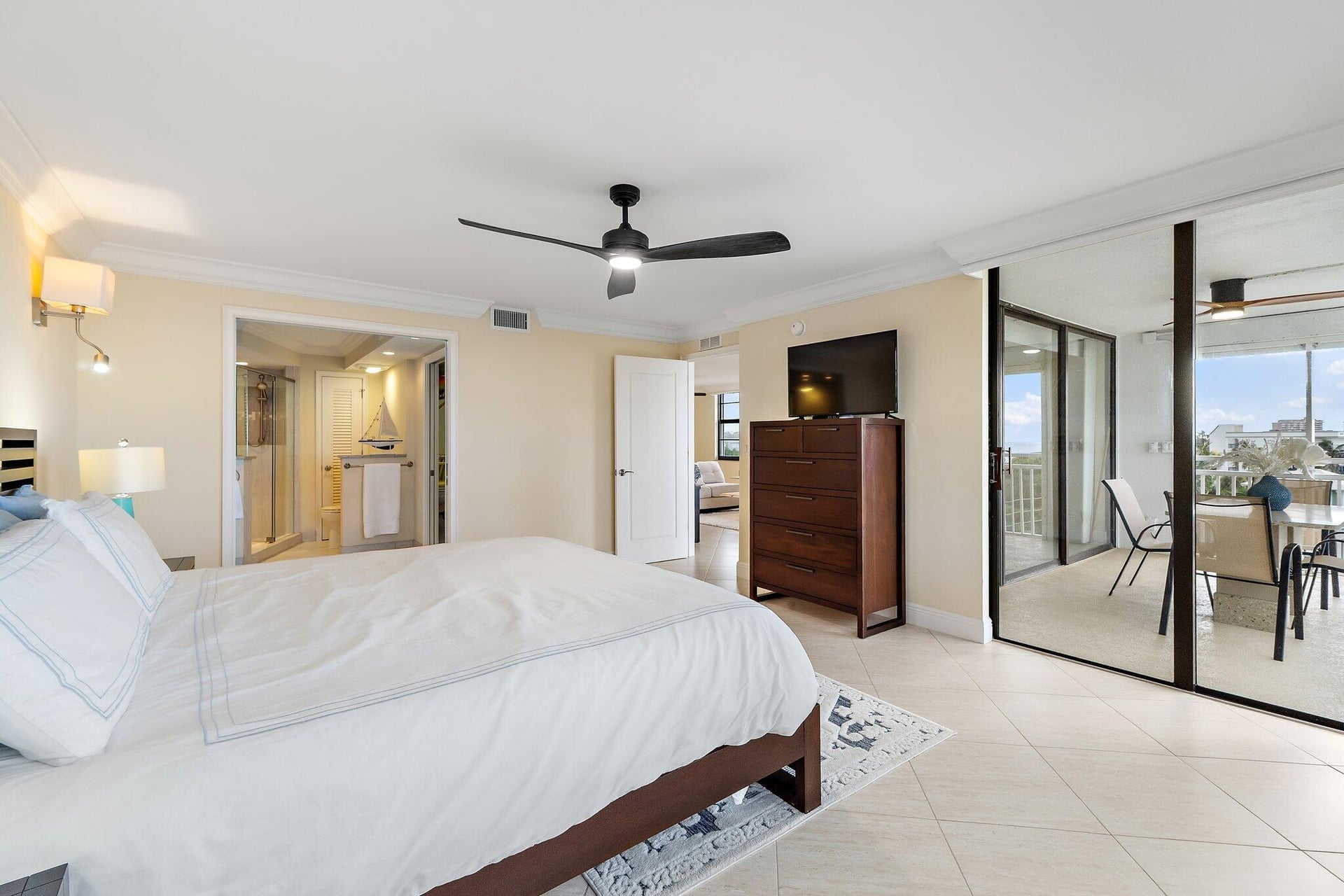 Unit 506 photo 32