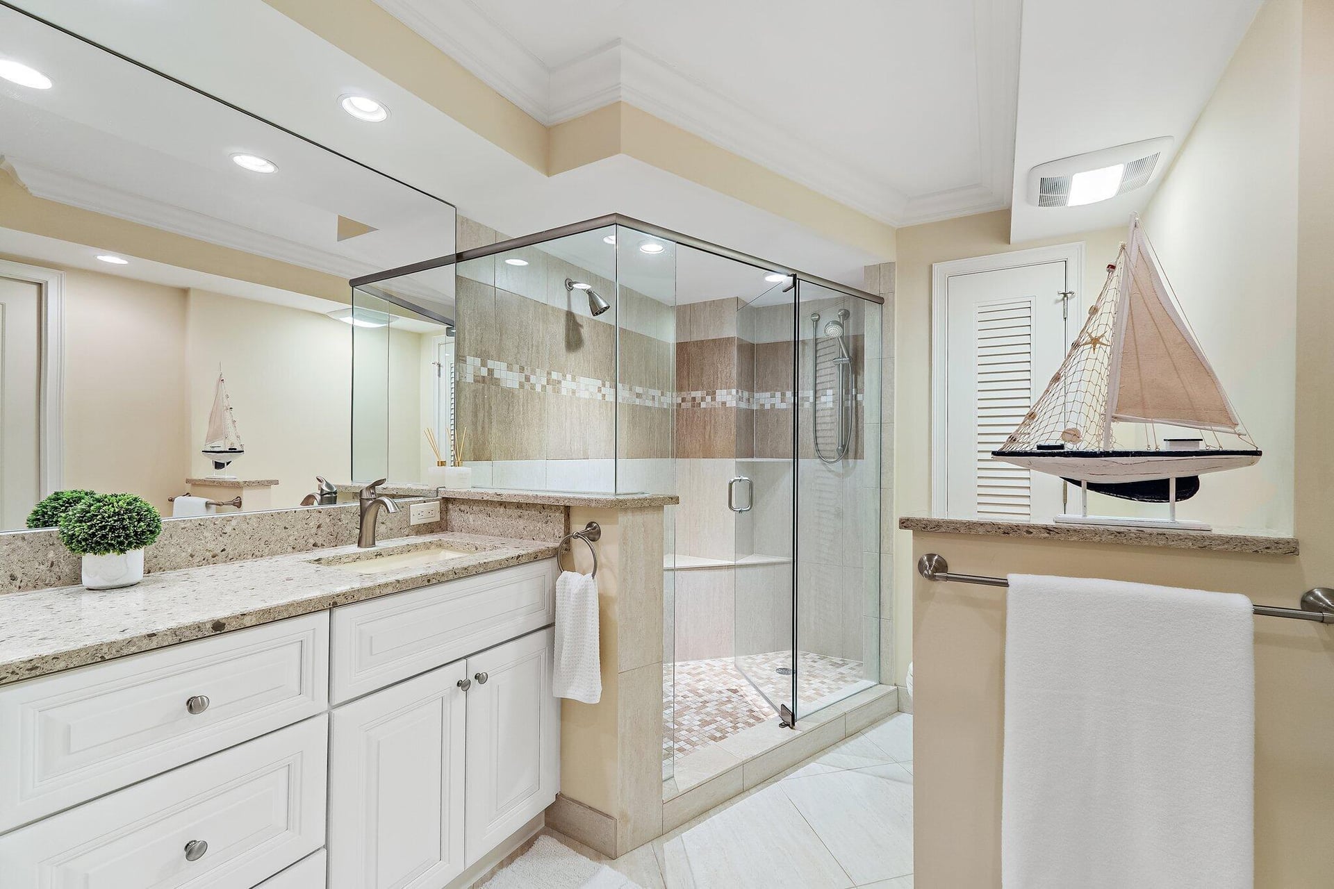 Unit 506 photo 37