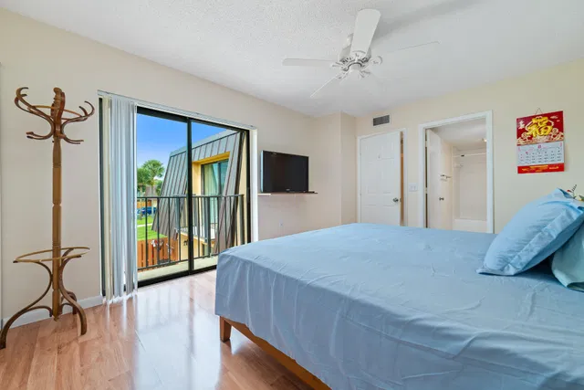 Residence photo 16