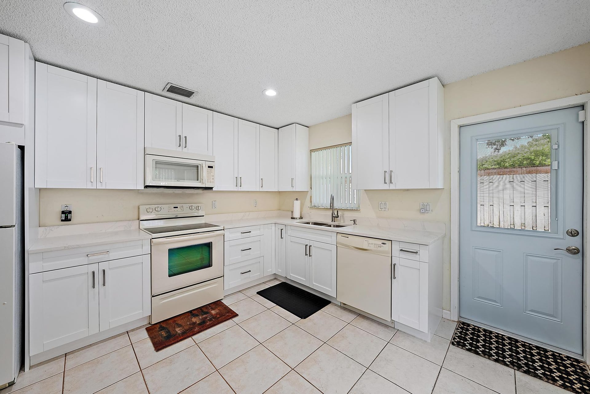  Residence photo 4
