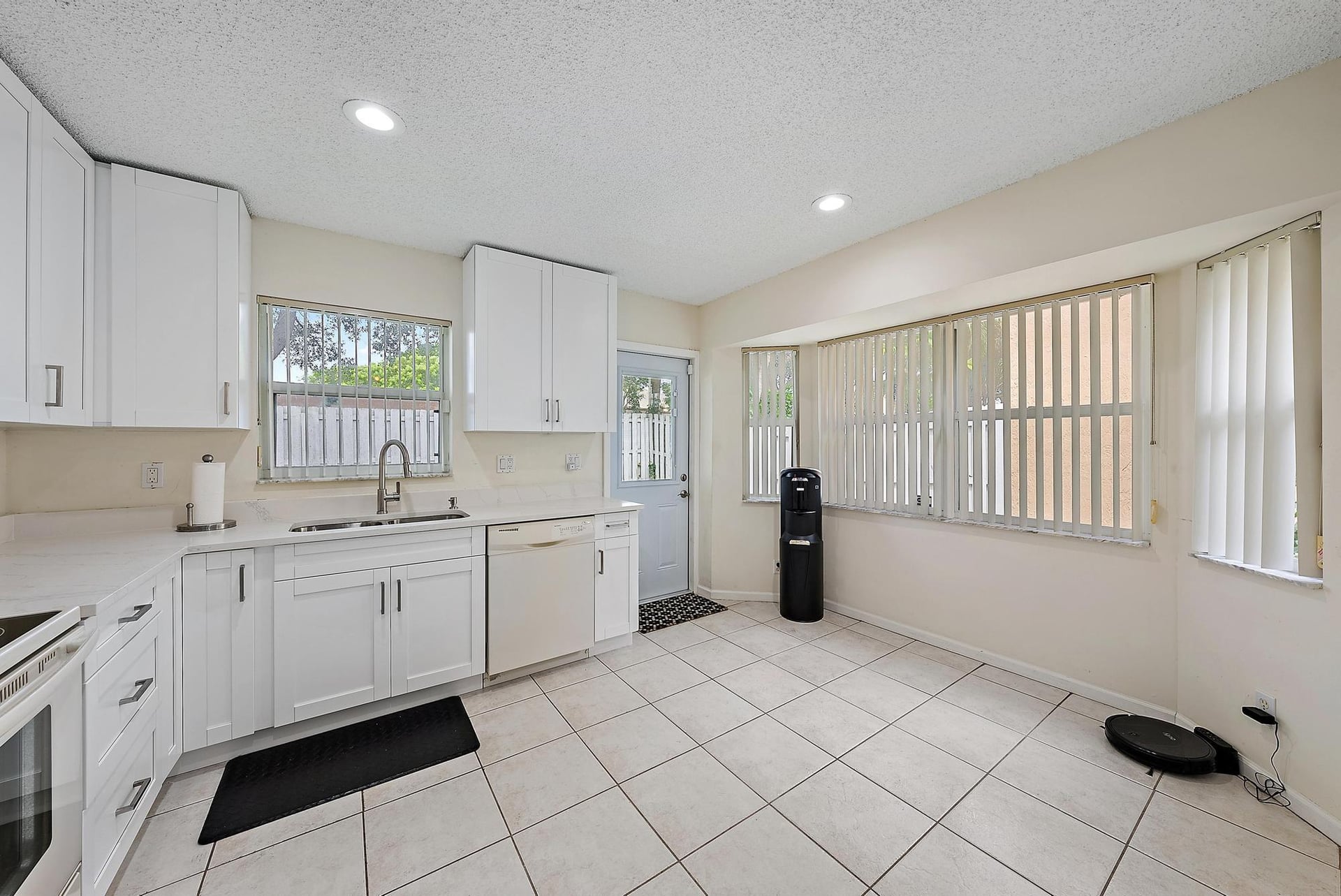  Residence photo 5