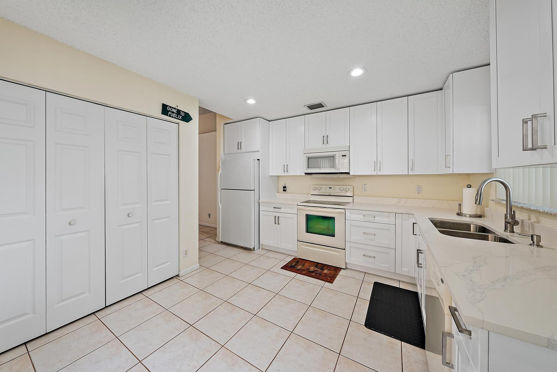  Residence photo 6