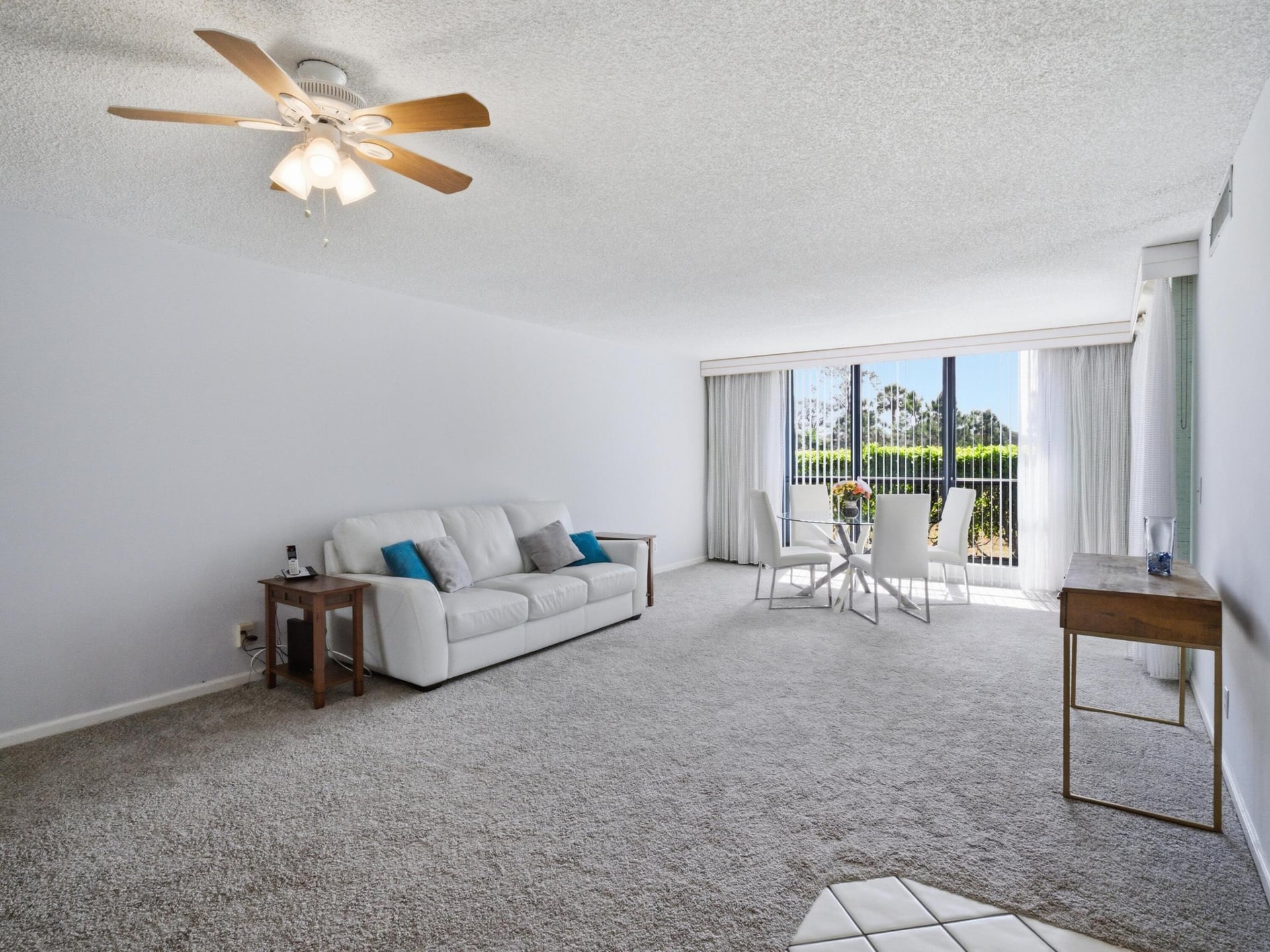 Unit 104 photo 4