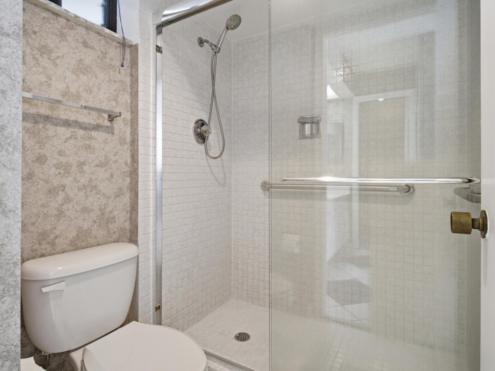 Unit 104 photo 7