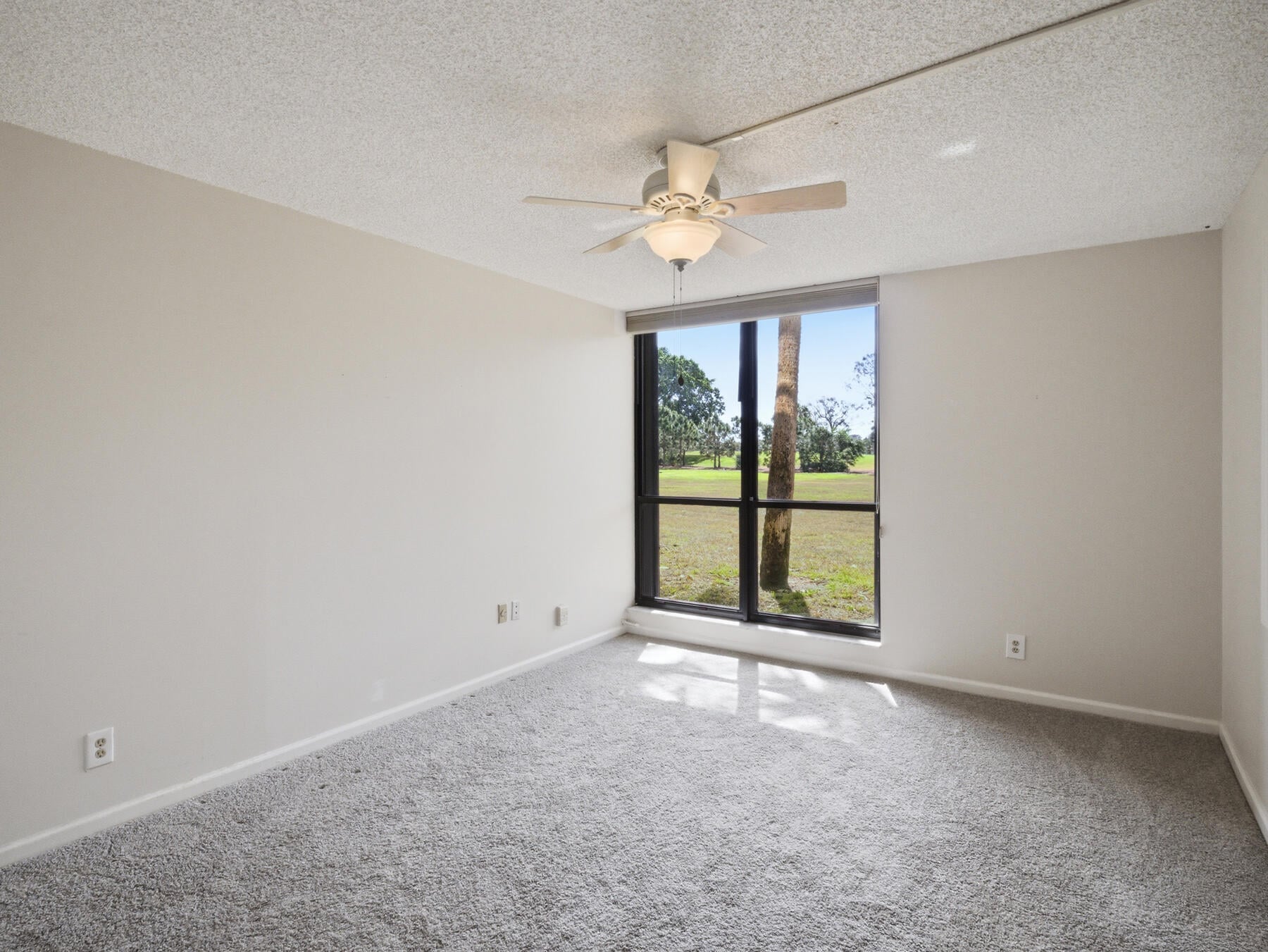 Unit 104 photo 12