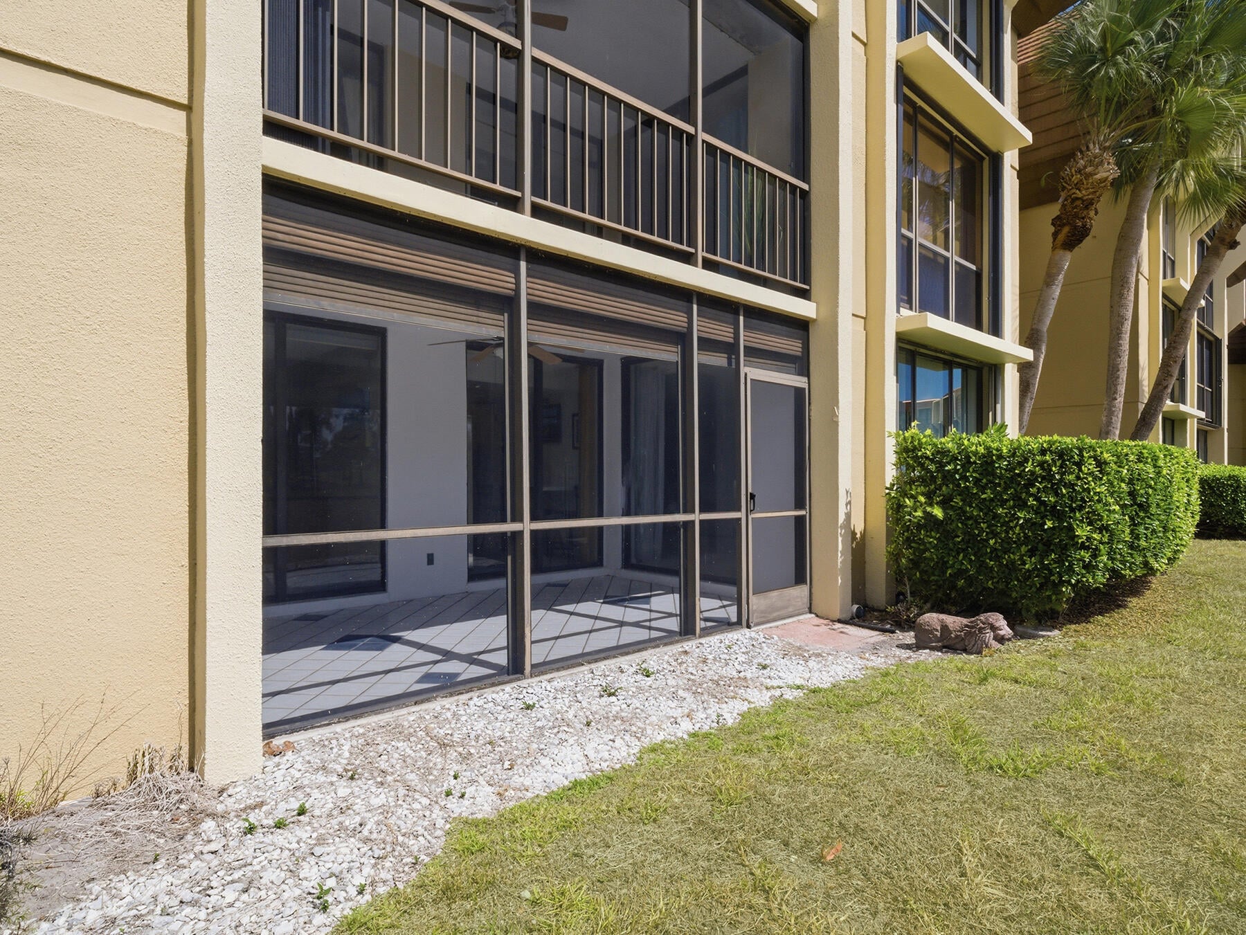 Unit 104 photo 17