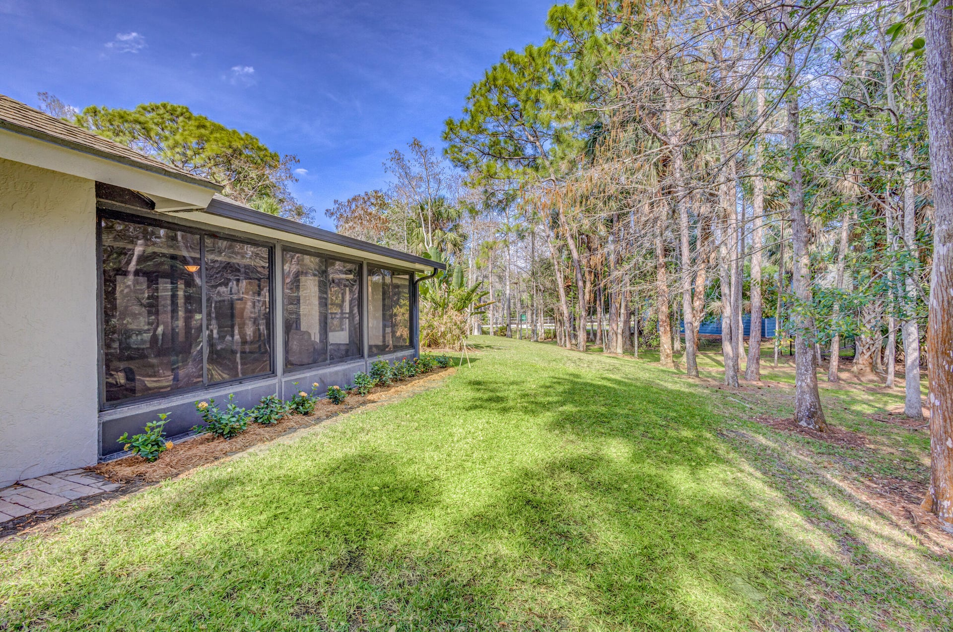 Residence photo 56
