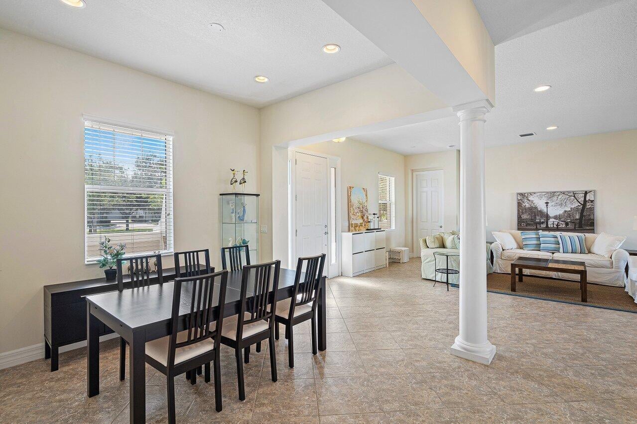  Residence photo 11