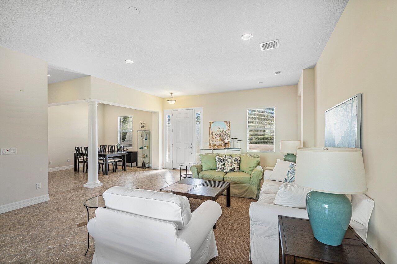  Residence photo 12
