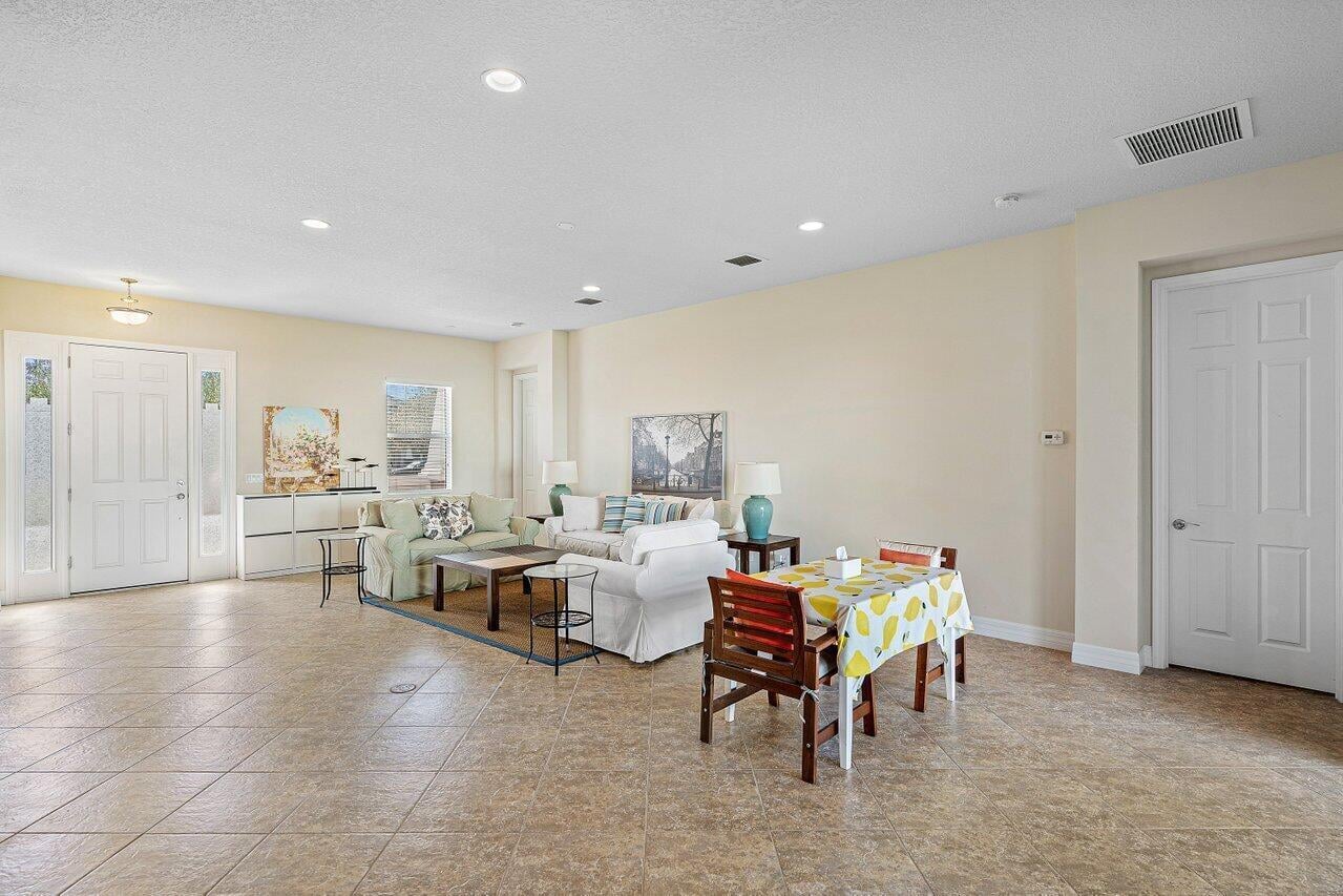  Residence photo 15