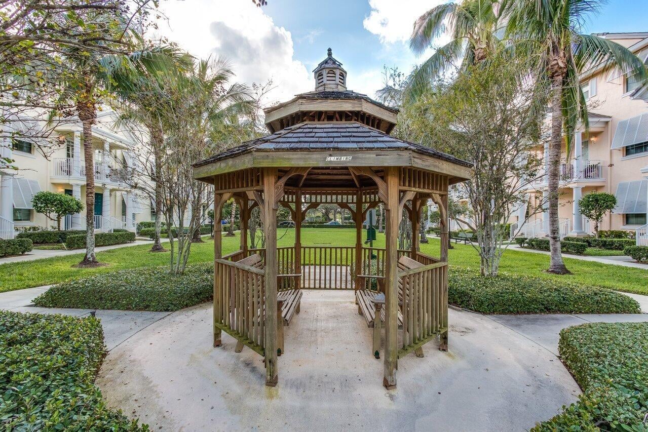  Residence photo 56
