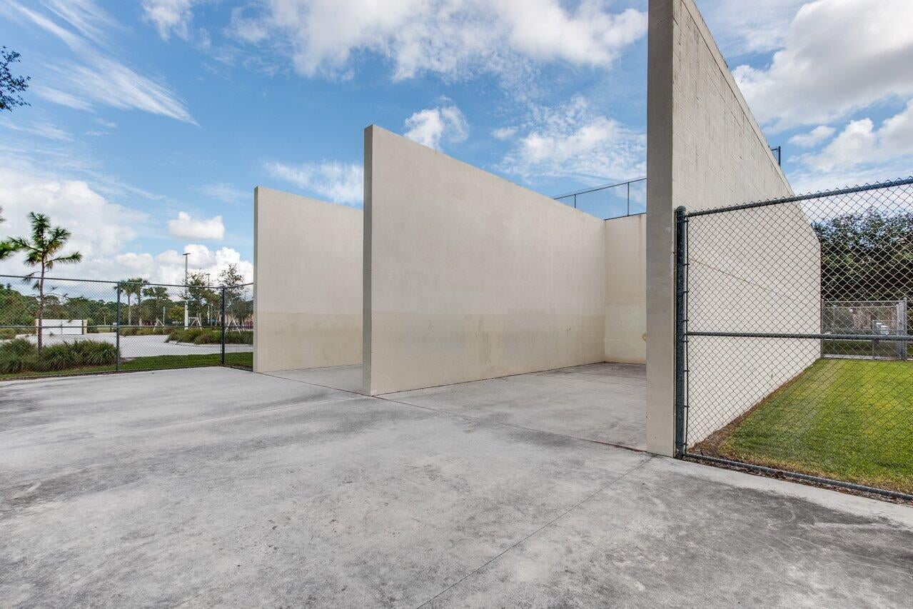  Residence photo 66
