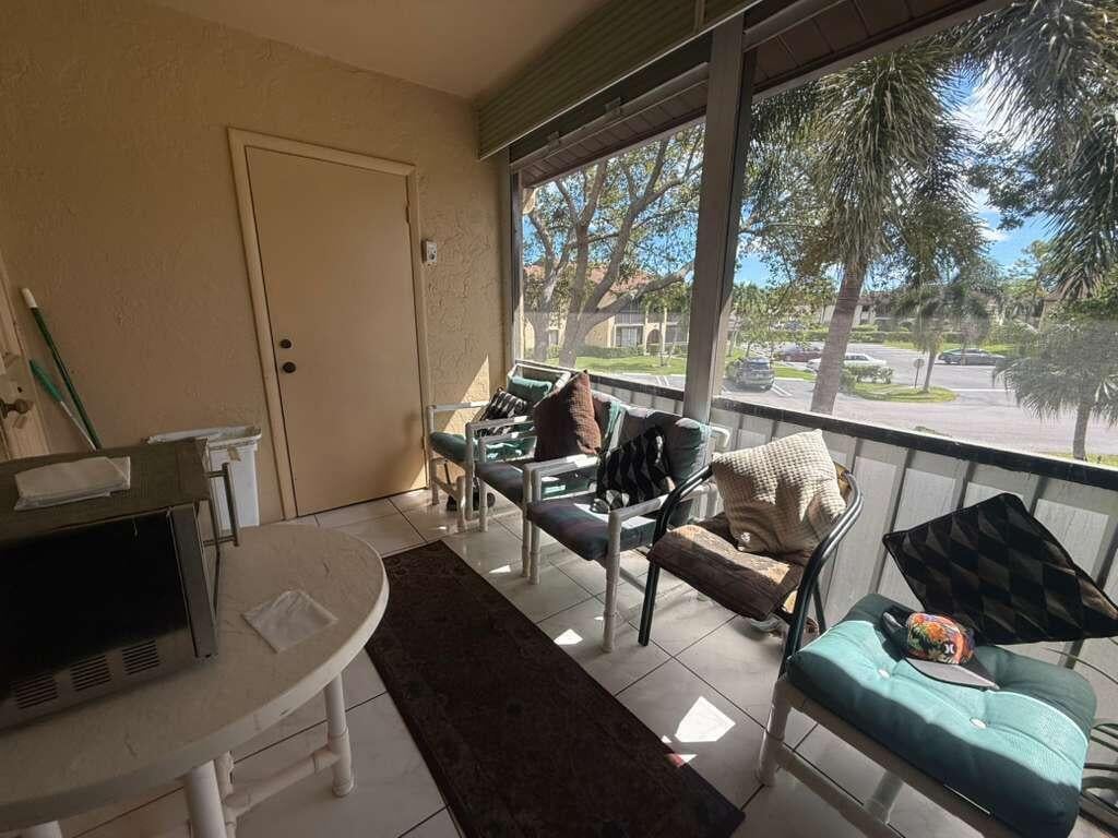  Residence photo 8