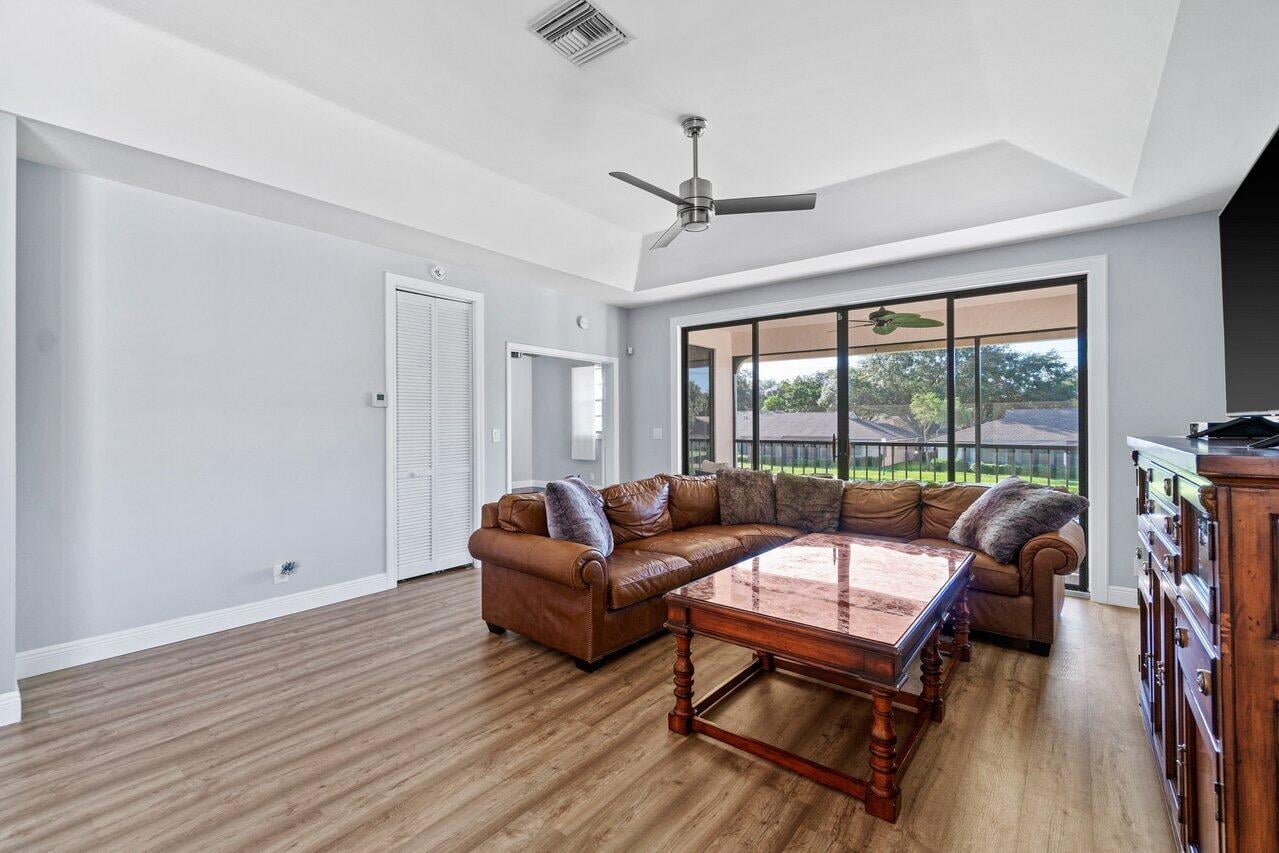  Residence photo 5