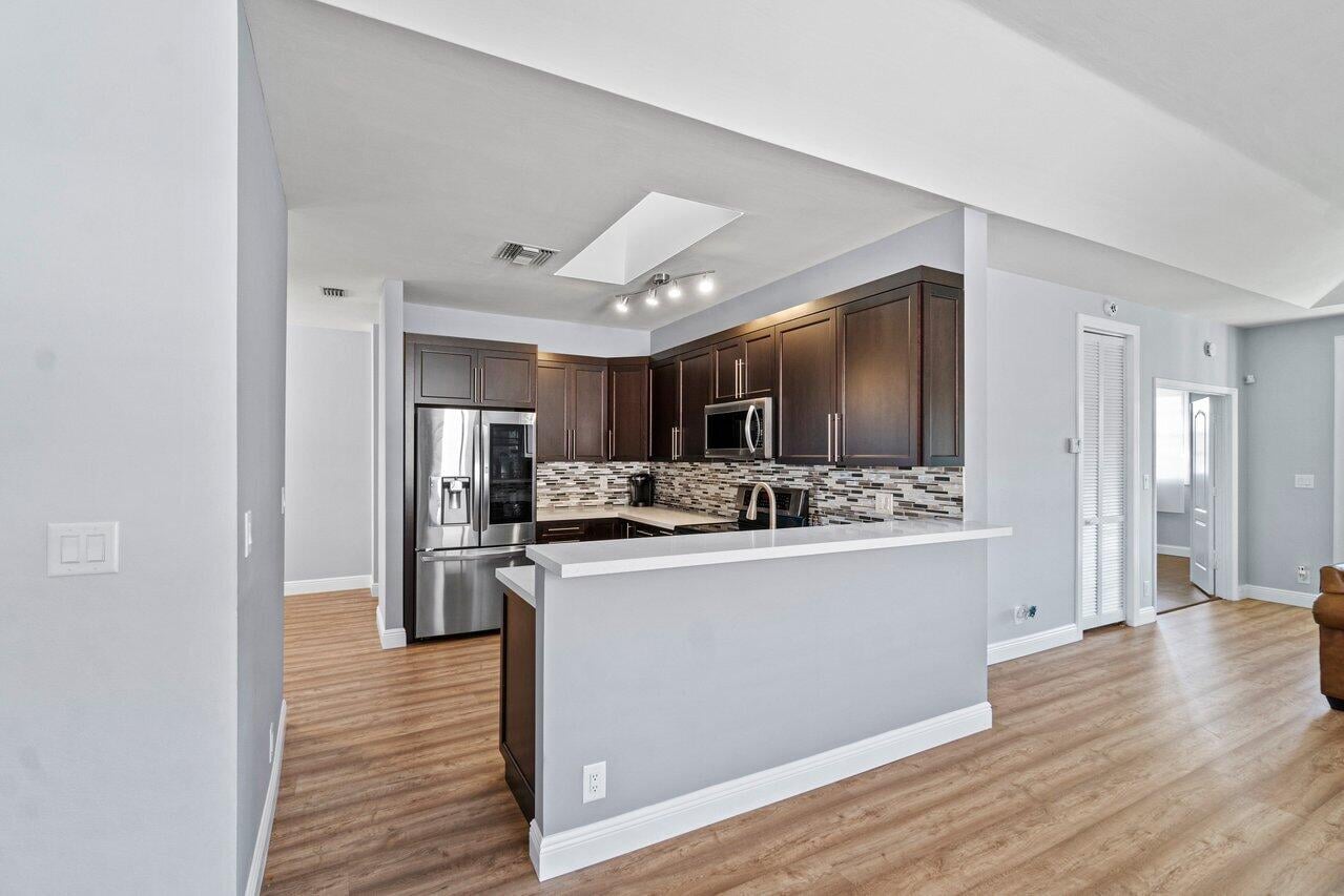  Residence photo 7