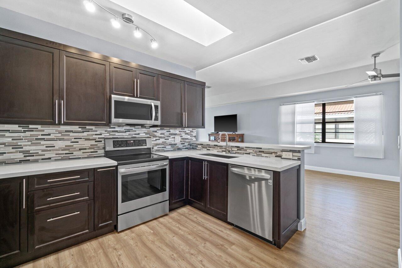  Residence photo 9