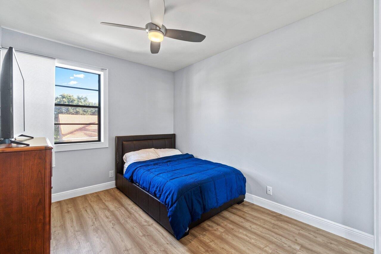  Residence photo 16