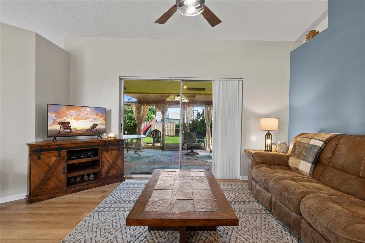  Residence photo 4