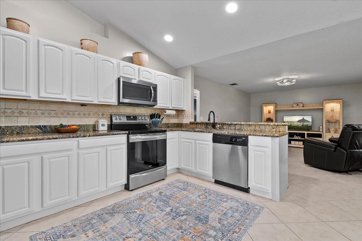  Residence photo 9