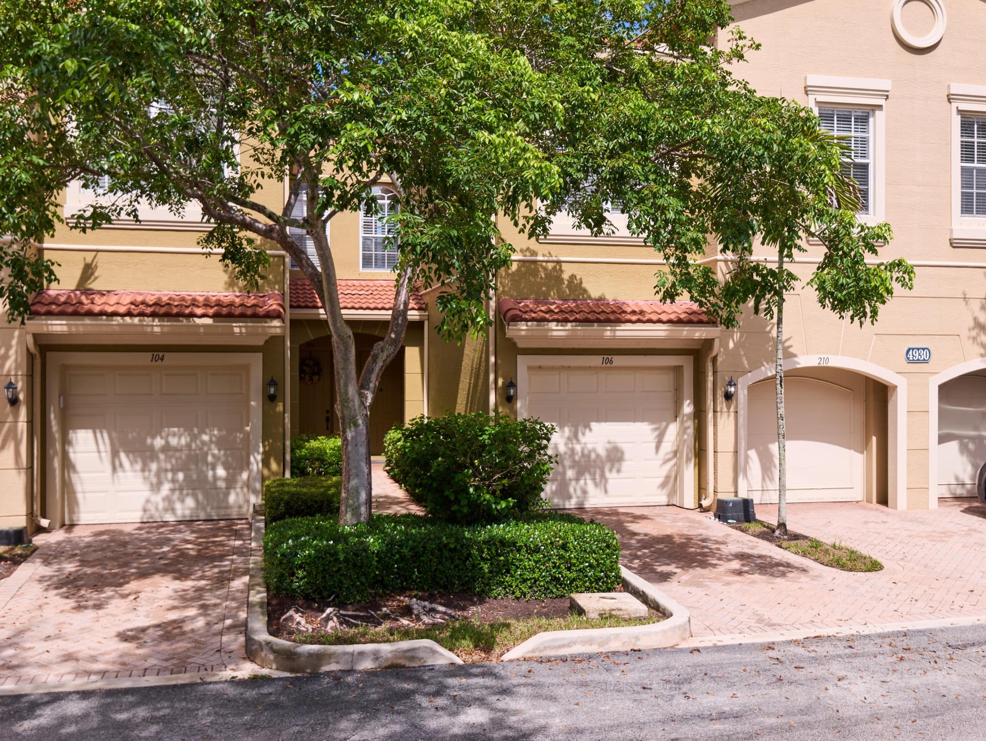 Unit 106 photo 3