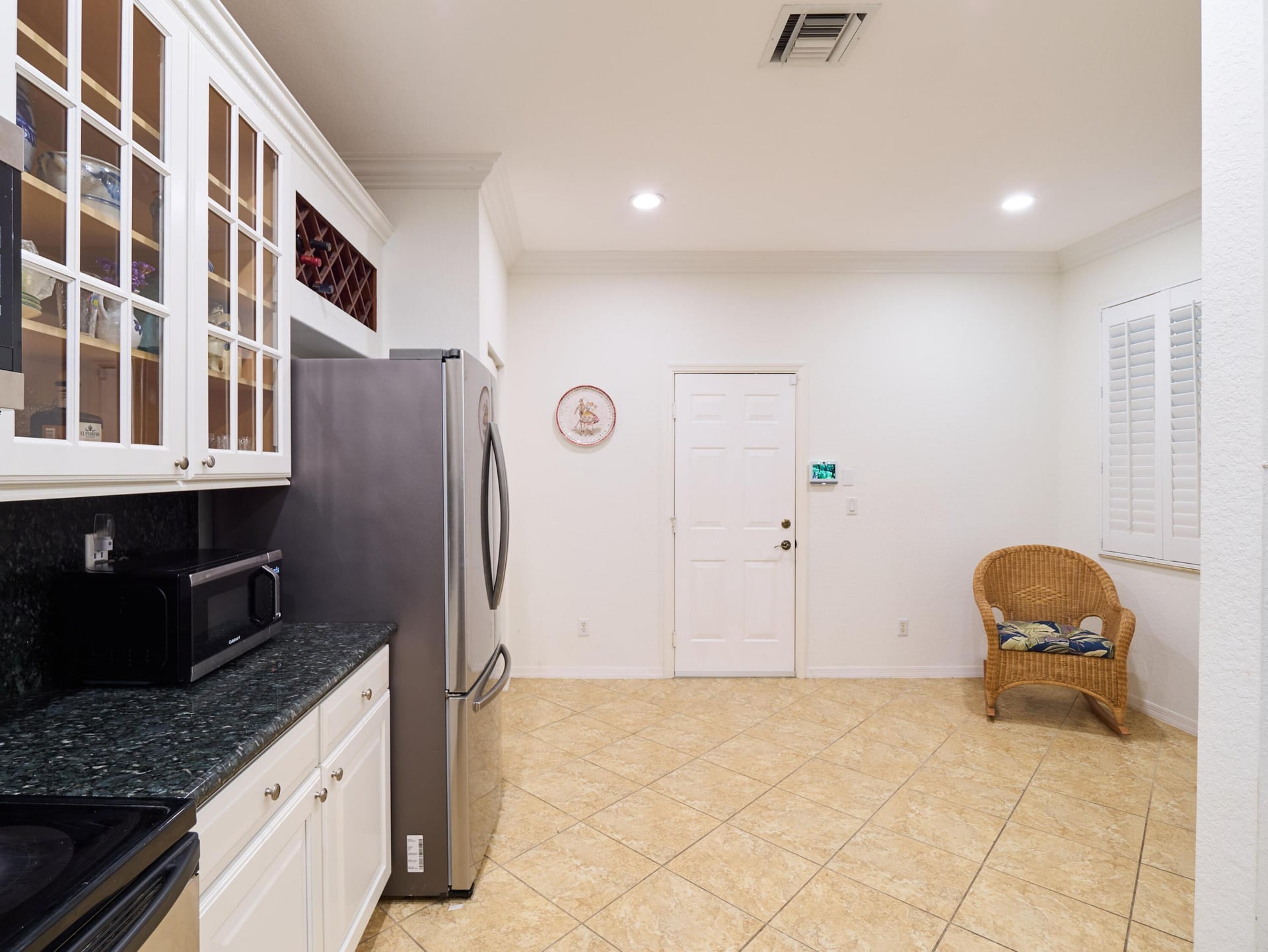 Unit 106 photo 11