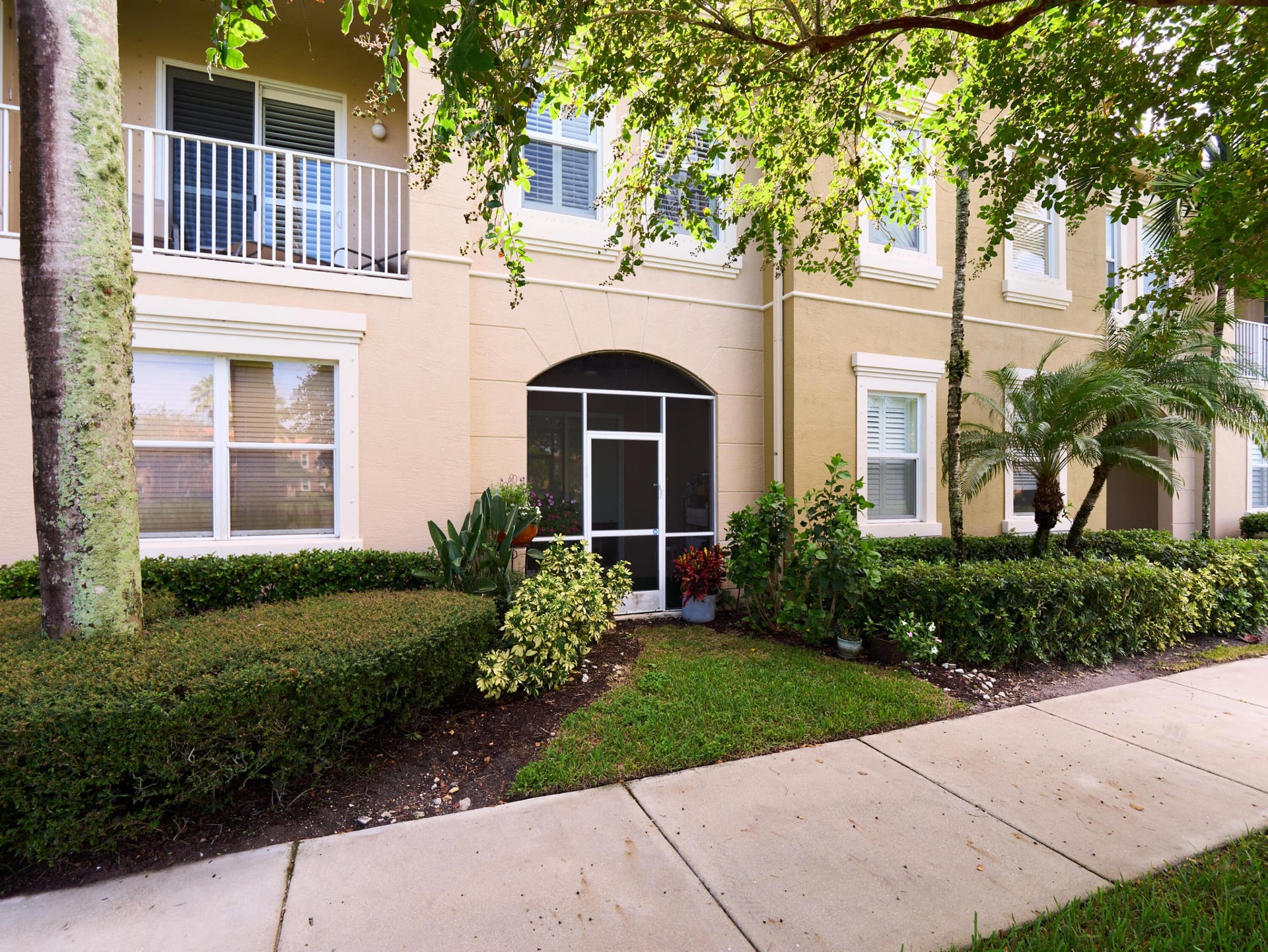 Unit 106 photo 25