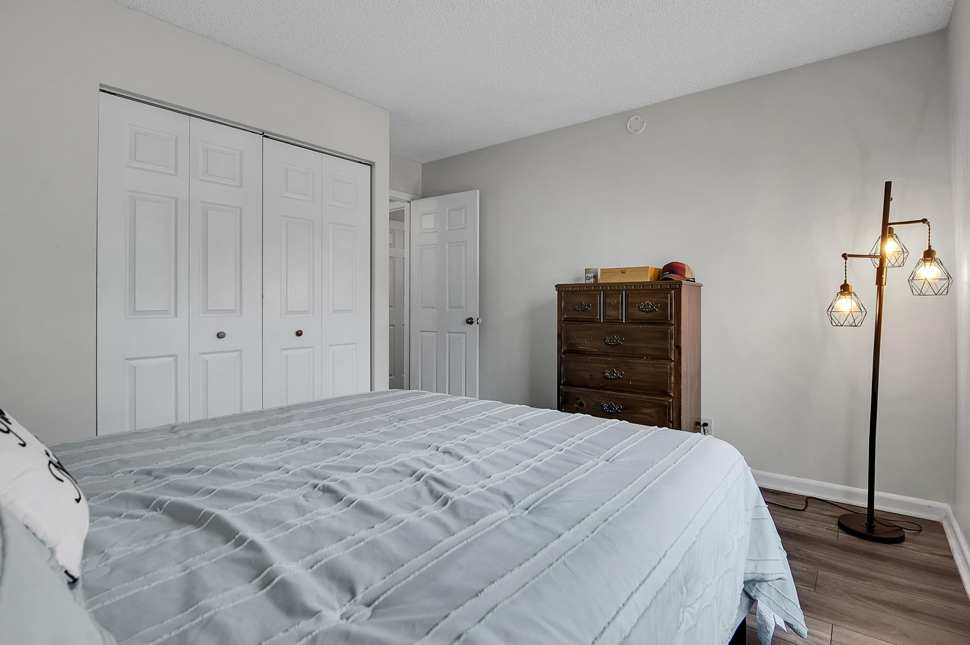 Unit F3 photo 18