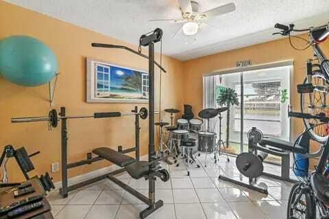 Residence photo 12