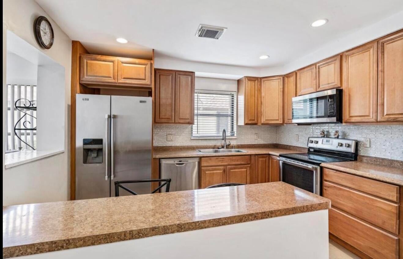 Residence photo 2