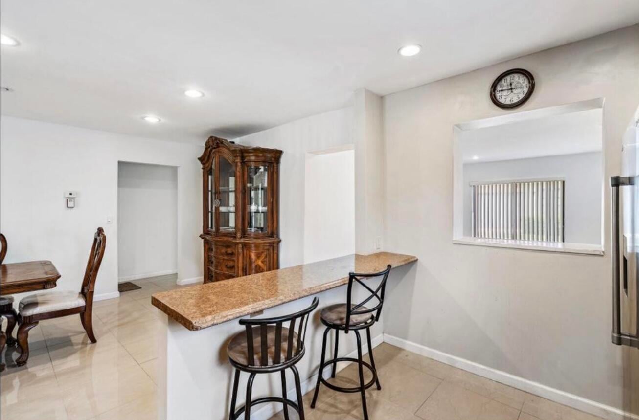 Residence photo 3