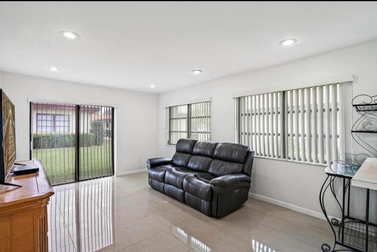 Residence photo 8