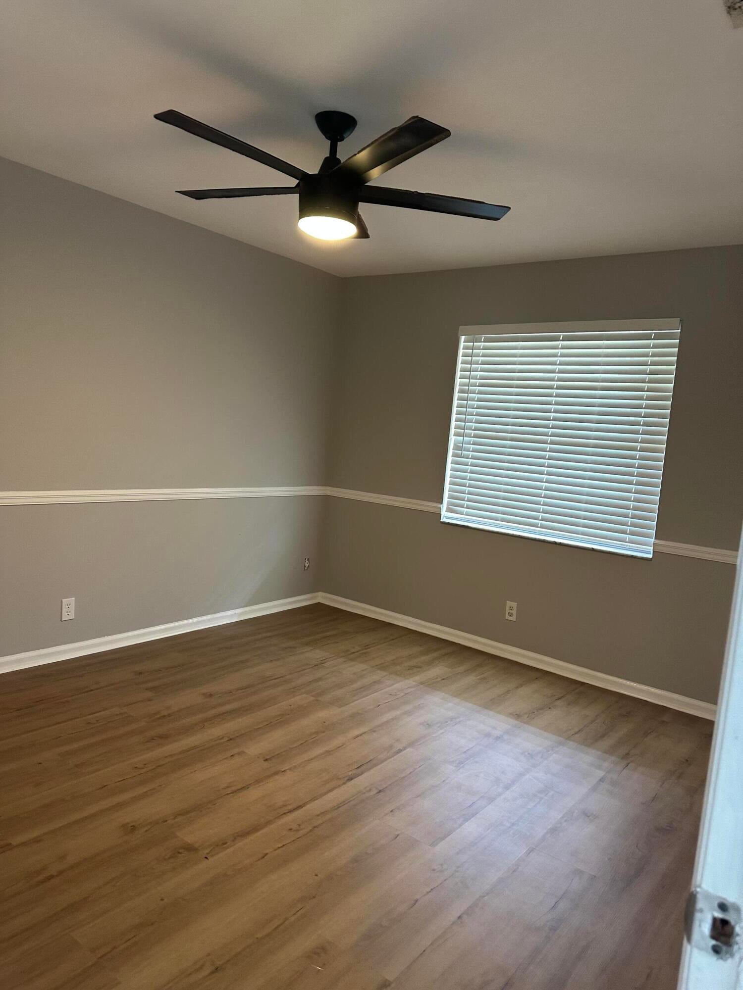 Residence photo 3