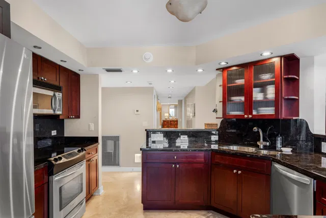  Unit 10NW photo 13