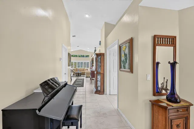  Residence photo 5
