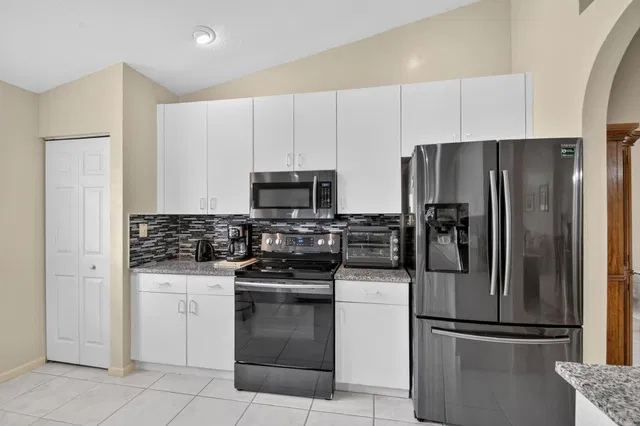  Residence photo 15