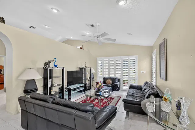  Residence photo 20