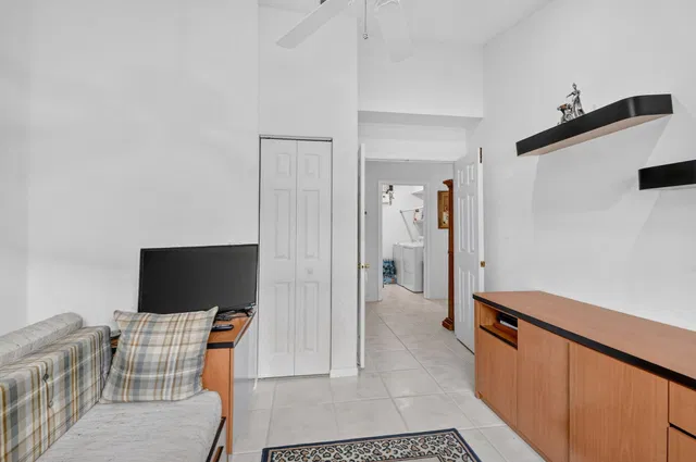  Residence photo 30