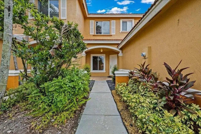 Residence photo 2