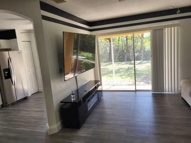 Residence photo 7