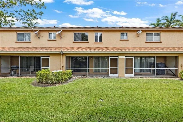 Residence photo 16