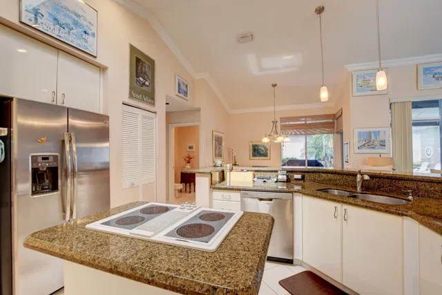  Residence photo 25