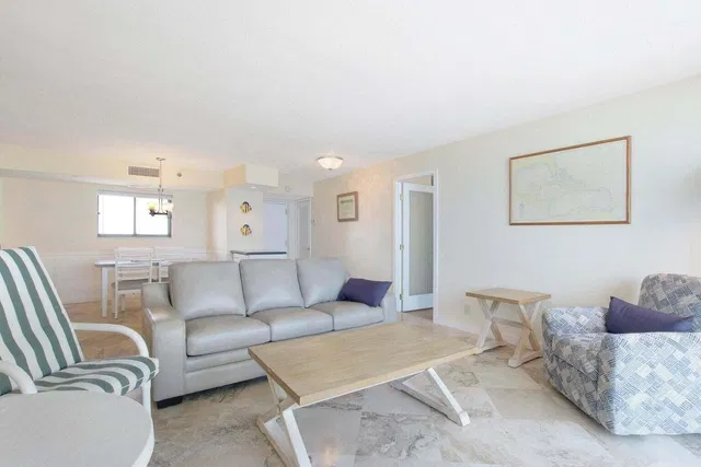 Unit 503 photo 6