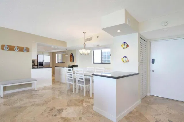 Unit 503 photo 12