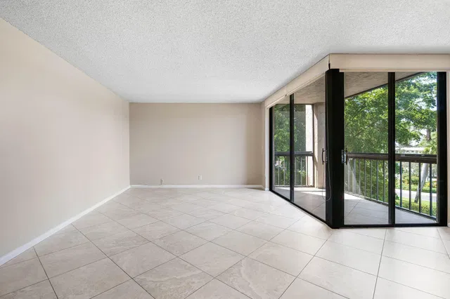 Unit 3411 photo 8